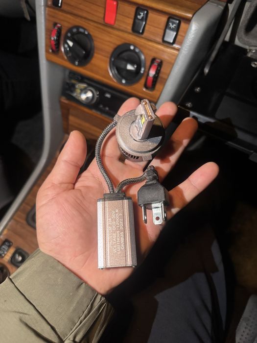 LED (лед) көк түс