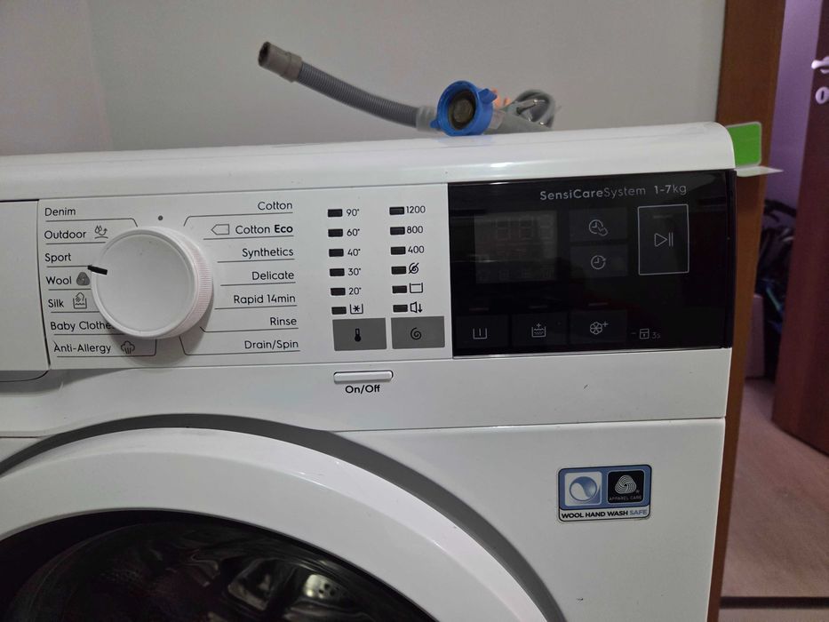 Продавам пералня Electrolux EW6S427W - PerfectCare600, 7 кг