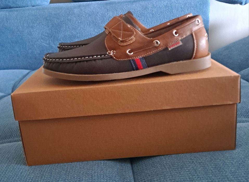 Pantofi bărbați tip mocasini