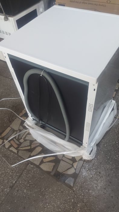 Посудомойка сотилади