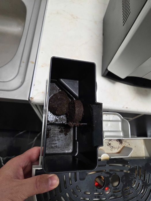 Espressor Automat DeLonghi Magnifica ESAM4200.S Aparat cu Cafea Boabe