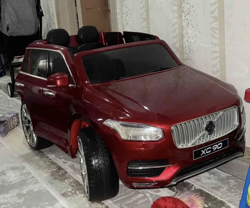 Продам детскую машину электромобиль