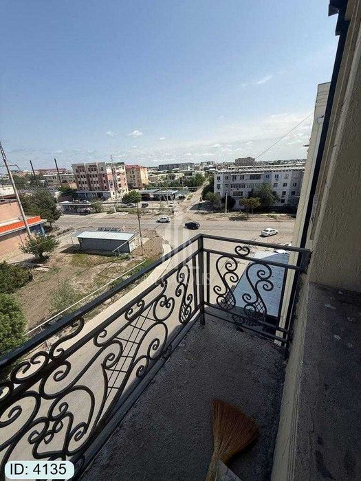 sharq1 al maqtum tomonda 2xona 3 xona qilingan kvartira sotiladi №4135