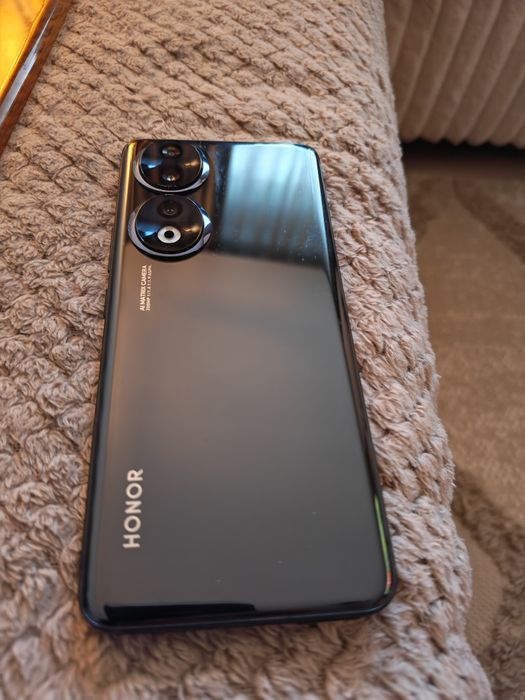 Vând telefon Honor 90
