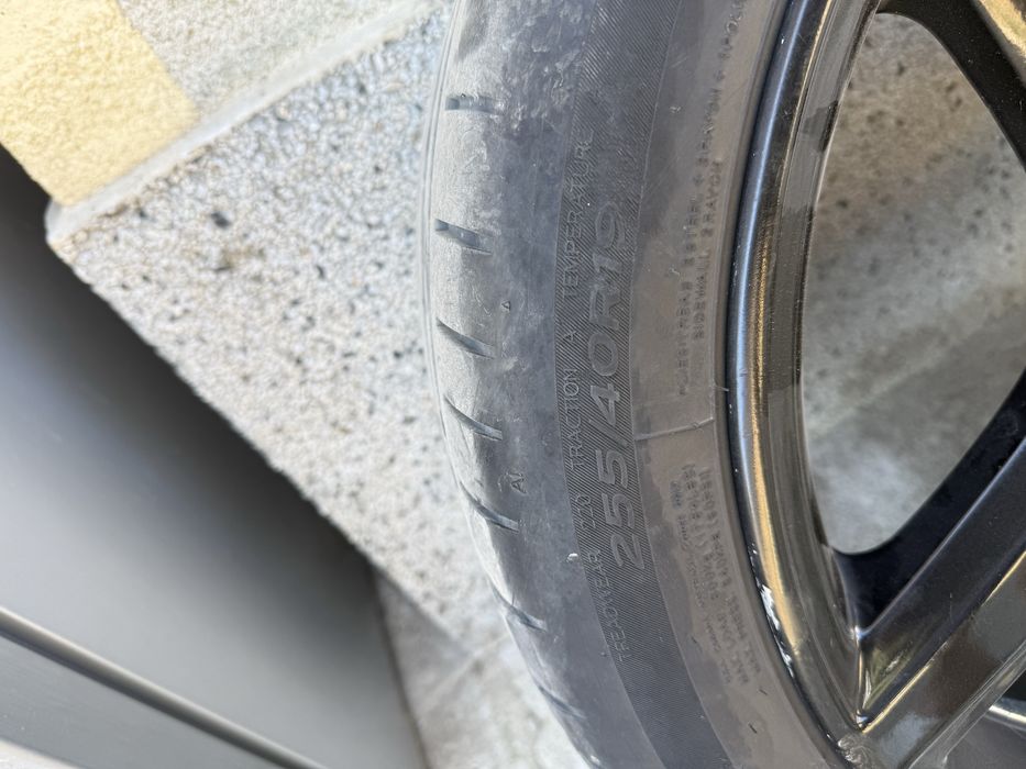 Джанти със гуми hankook 255 40 R19 летни