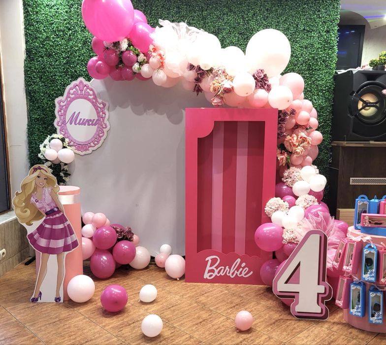 Кутия Барби за украса - под наем !