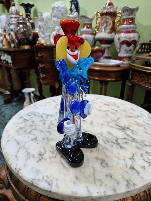 Прекрасна антикварна колекционерска фигура клоун мурано
