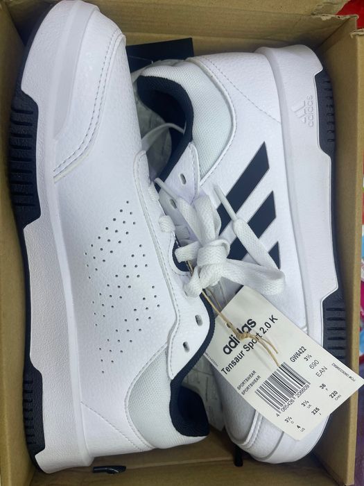 Продам новые кроссовки adidas original