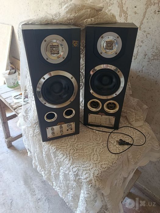Колонки фирма не знаю