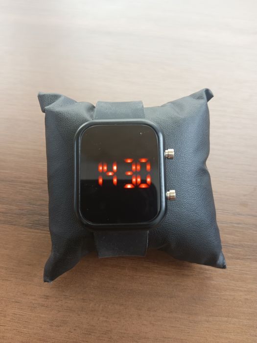 Наручные смарт часы