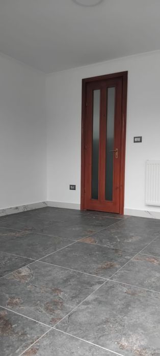 Închiriez hală metalică