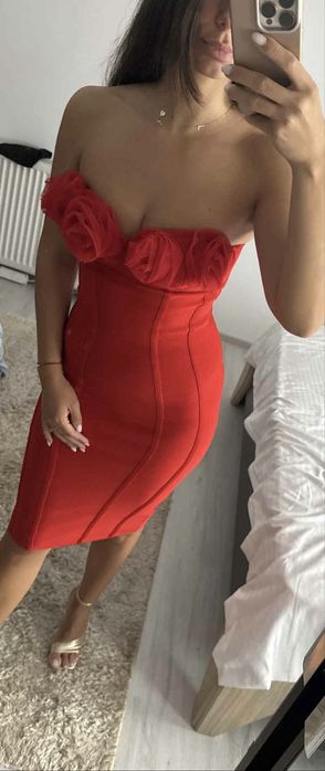 Rochie bandage cu trandafiri