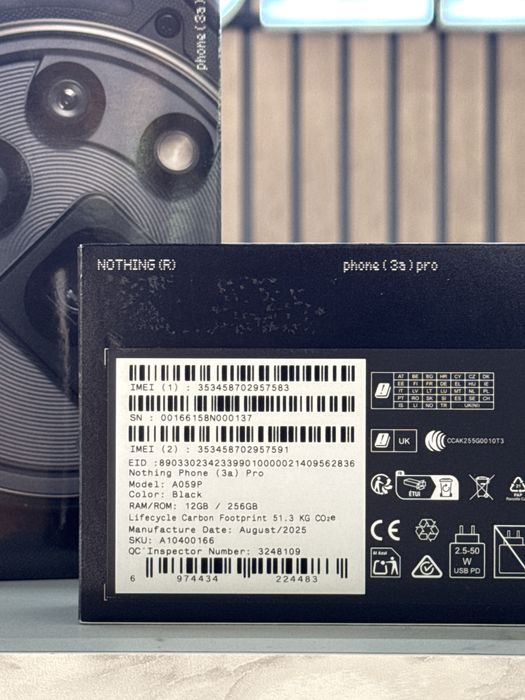 Nothing Phone (3a) Pro / 256GB / 12GB RAM / Black / Sigilat