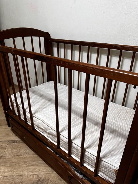 Детская кровать с матрасом