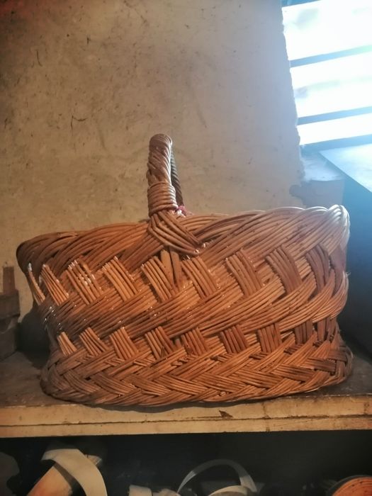 Продавам плетени кошници