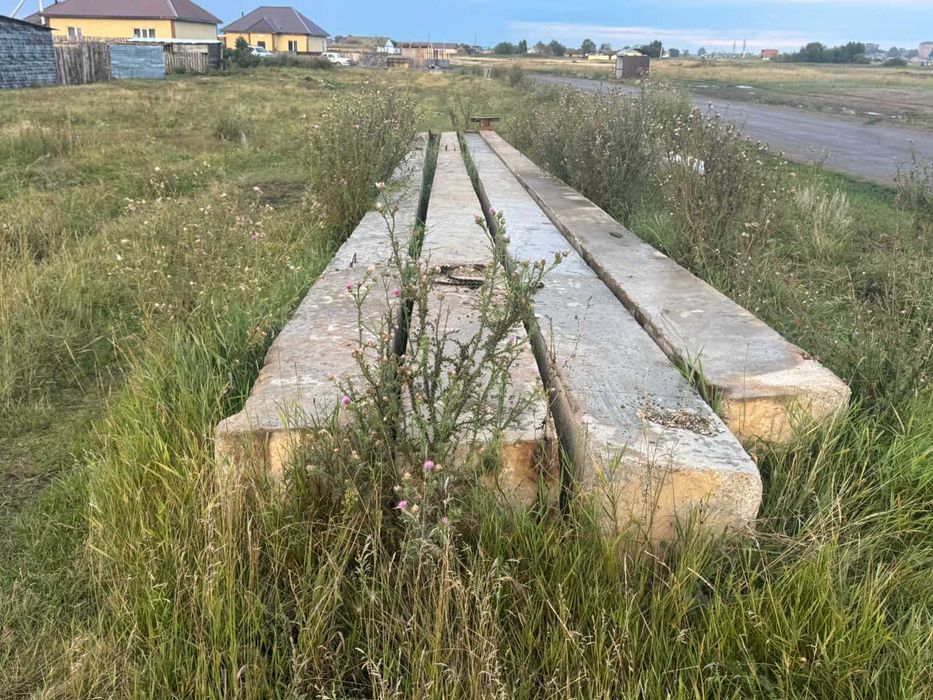 Продаются четыре бетонные опоры