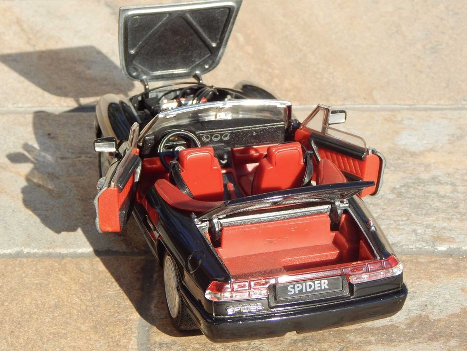Macheta Alfa Romeo Spider IV 1990 fab Jouef Evolution Italia 1:18 uzat