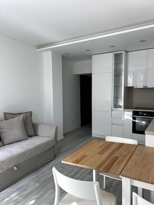 Дава се под наем Тристаен апартамент в Варна, Бриз - 90 кв.м за 900 € - Снимка #1