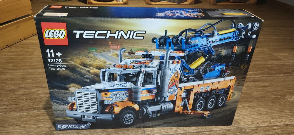 Set LEGO TECHNIC-Heavy duty Tow Truck 42128
