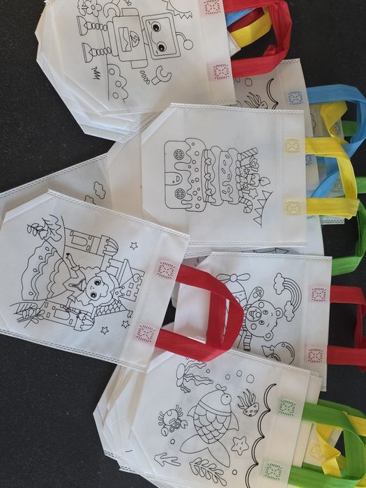 Plăsuțe de pictat colorat desenat