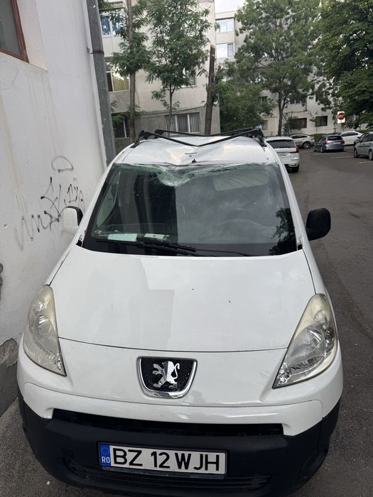Peugeot partner 2011 3 locuri