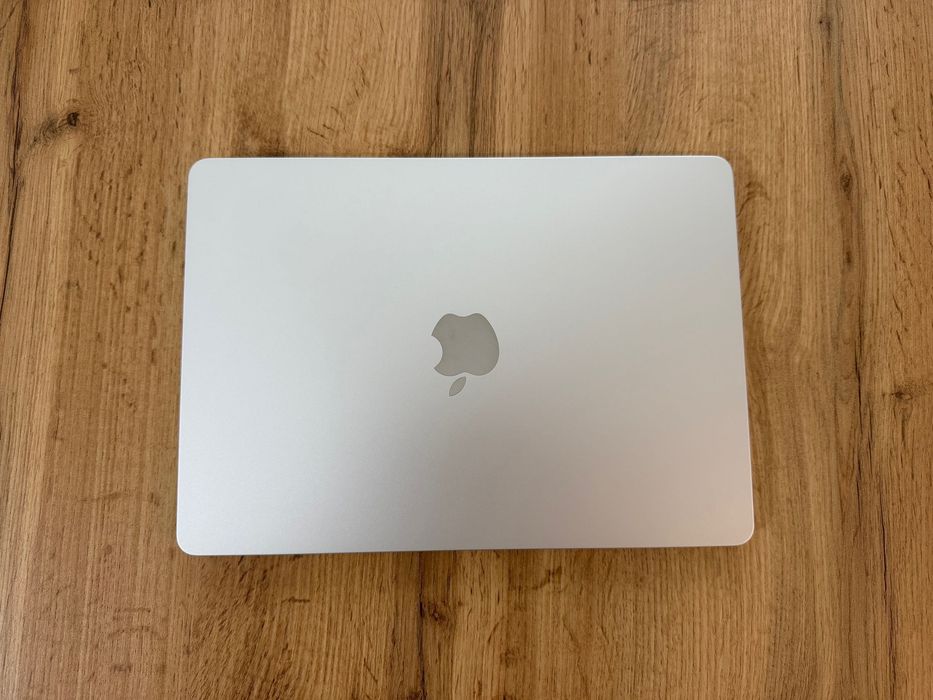 MacBook Air 13" M4 Chip 10-CPU, 8-GPU, 16GB RAM, 256GB SSD В ГАРАНЦИЯ