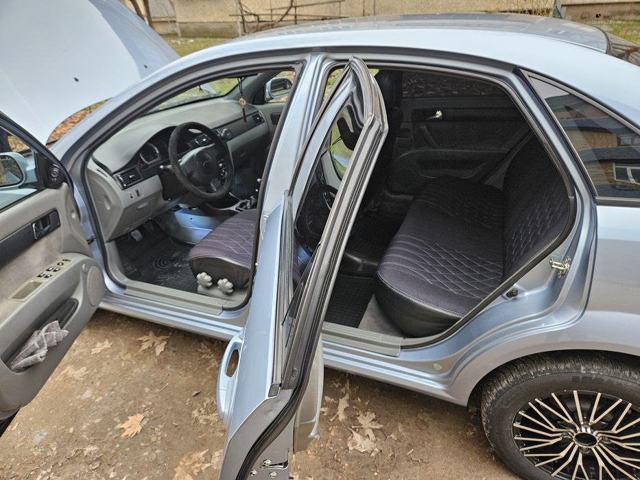 Продаётся Ласетти 1.8