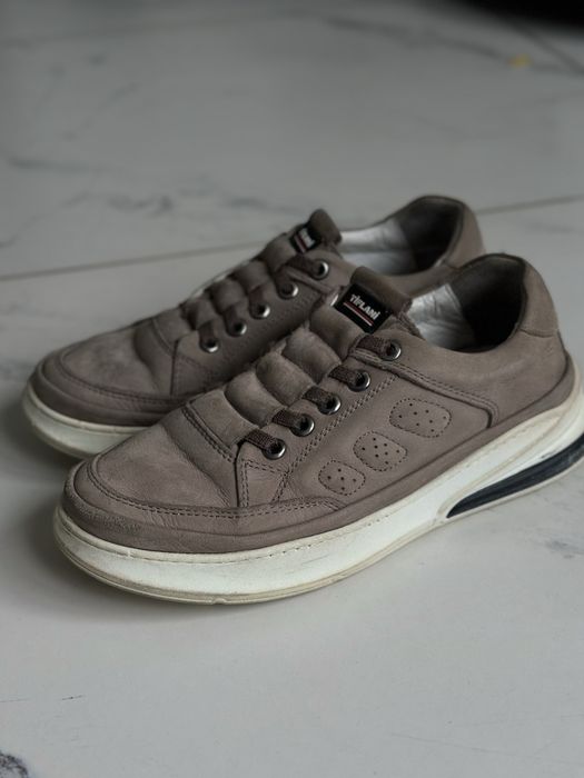 Продам школьные туфли tiflani