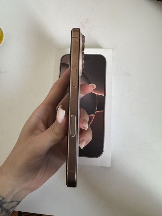 iPhone 16 Pro,256 GB,desert titanium