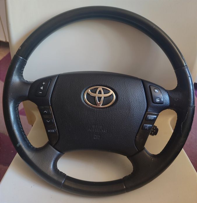 Тойота Краун. Руль дерево. Под перетяжку. Смотри фото