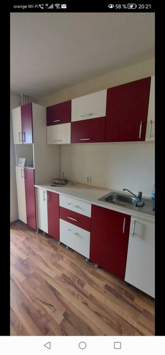 Proprietar, va ofer pentru inchiriere un apartament 3 camere compus di