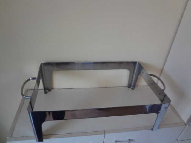 Голяма иноксова тава с капак и стойка