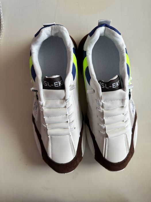 Продам новые кроссовки