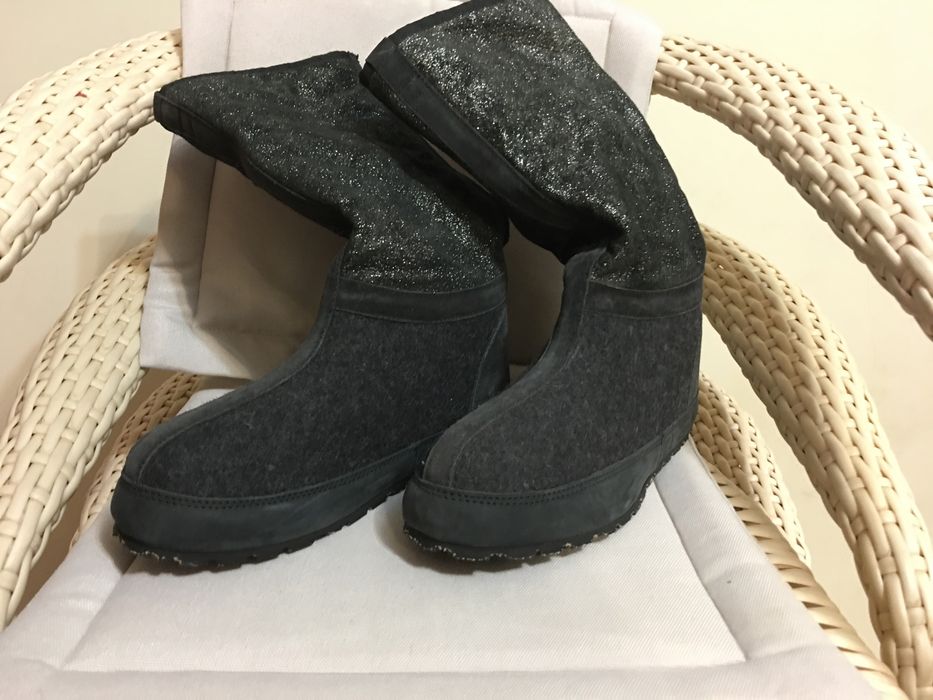 Женские сапоги.