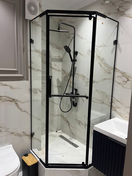 Перегородки из стекла для душа,Стеклянные ограждения для душа,ЛОФТ