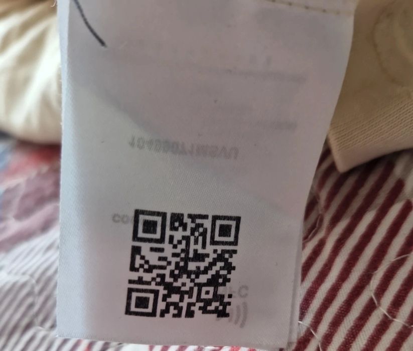 Tricou Moncler purtat