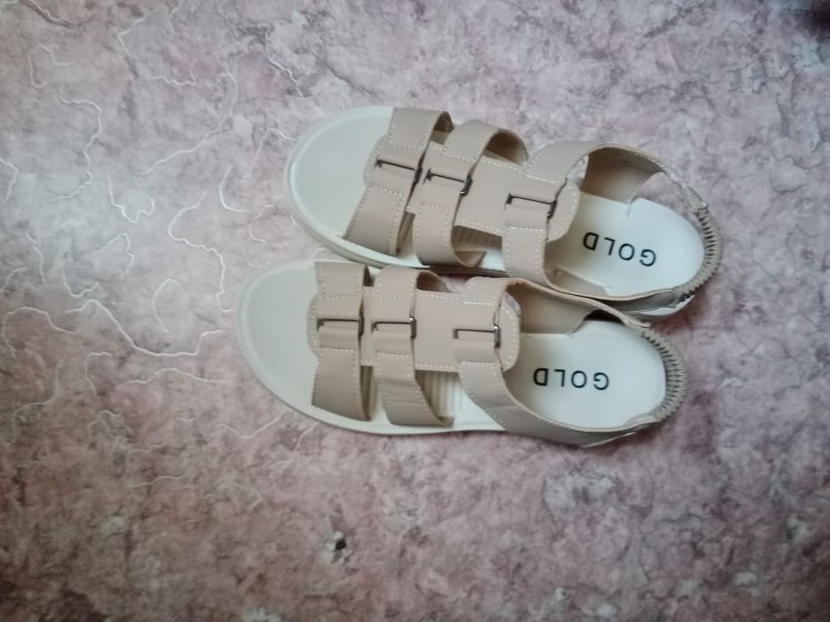 Босоножки и платье