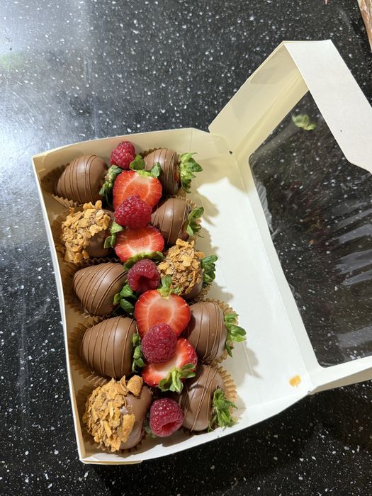 Клубника в шоколаде подарок 1 октября