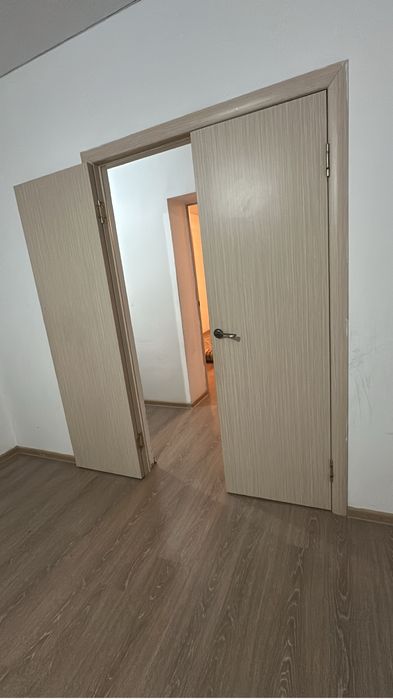 Двери межкомнатные б/у но в хорошем качестве , размеры есть 80 и 60.
