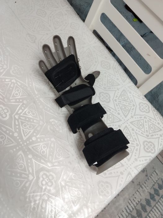 Тренажер для левой руки