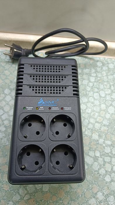 Продам стабилизатор Ресанта 600w