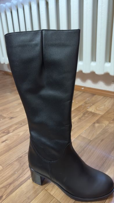 Сапоги женские новые