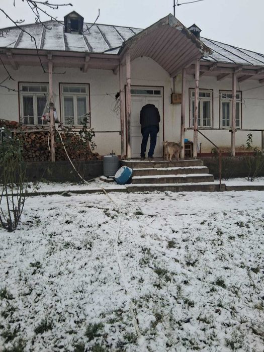 Casa de vanzare cu 7500 mp teren