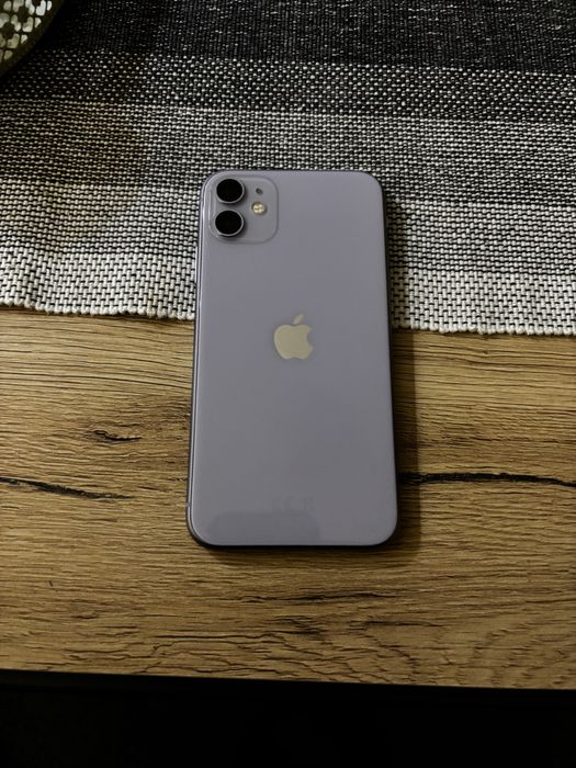 Продавам Iphone 11