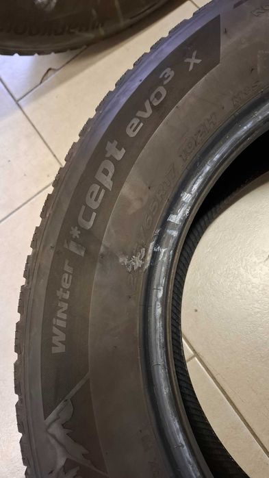 2бр зимни гуми Hankook 225 65 17