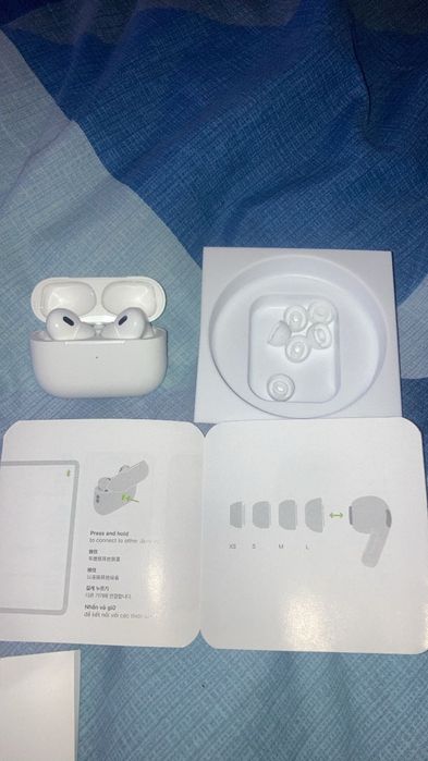 AirPods Pro 2nd generation with MagSafe Charging Case (USB-C)