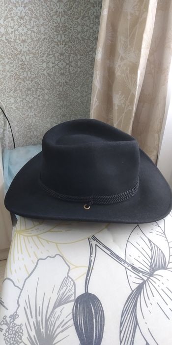 Продам ковбойскуя шляпу