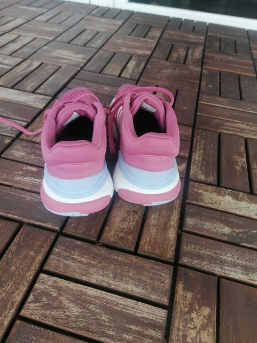 Продавам маратонки за бягане