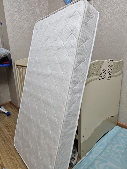 Детская кроватка.