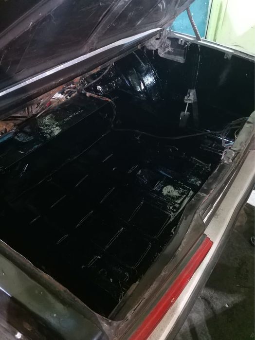 Продается ВАЗ 2105 торг у капота